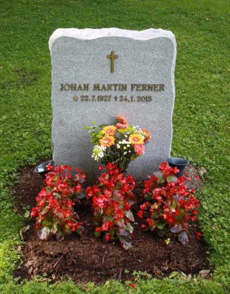 Fil:Johan Martin Ferner gravminne 2015.jpg