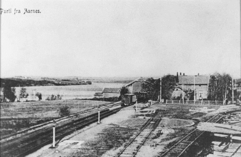Fil:Årnes jernbanestasjon1860-1870.png