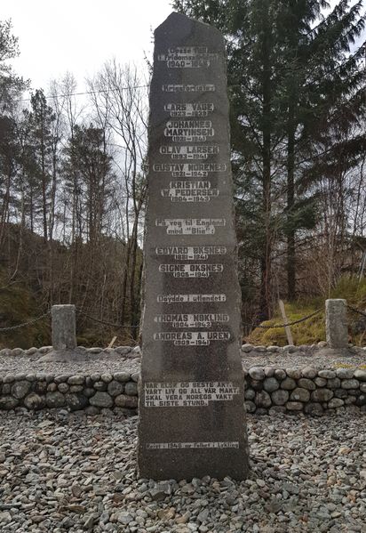 Fil:Minnemerke Lykling.jpg
